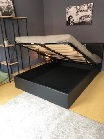 By Lot 3 Capsulehotel